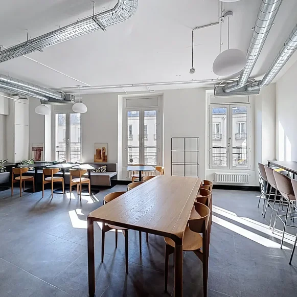 Espace indépendant 835 m² 129 postes Coworking Rue du Faubourg Montmartre Paris 75009 - photo 3