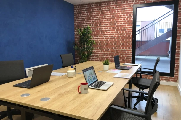 Bureau privé - 93160 - 4 postes - 1200€
