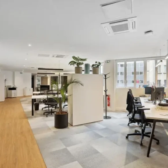 Bureau privé 911 m² 110 postes Location bureau Rue René Boulanger Paris 75010 - photo 1