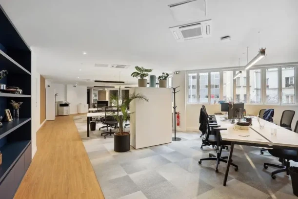 Bureau privé - 75010 - 20 postes - 13000€