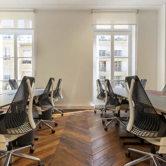 Bureau privé 19 m² 7 postes Location bureau Avenue de la République Paris 75011 - photo 6