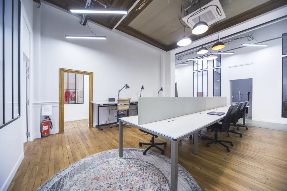 Bureau privé - 75010 - 7 postes - 3300€