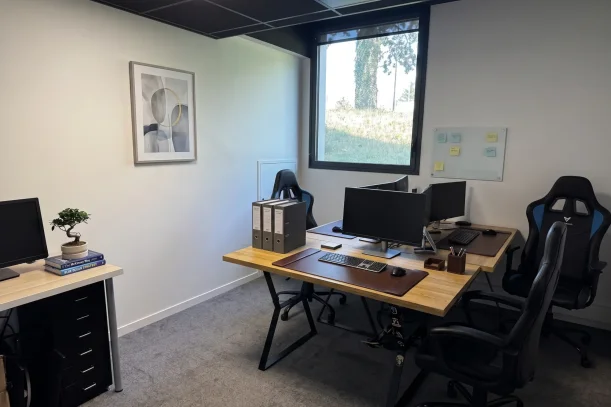 Bureau privé - 69800 - 4 postes - 400€