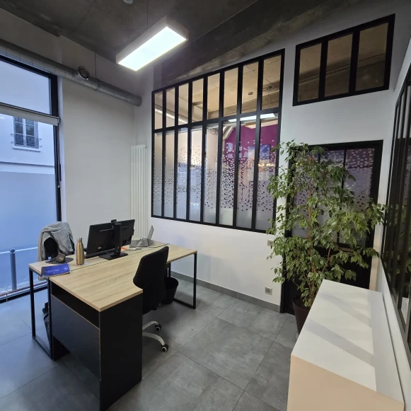 Espace indépendant 60 m² 6 postes Location bureau Rue de la République Vanves 92170 - photo 3