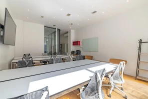 Espace indépendant - 75002 - 12 postes - 3990€