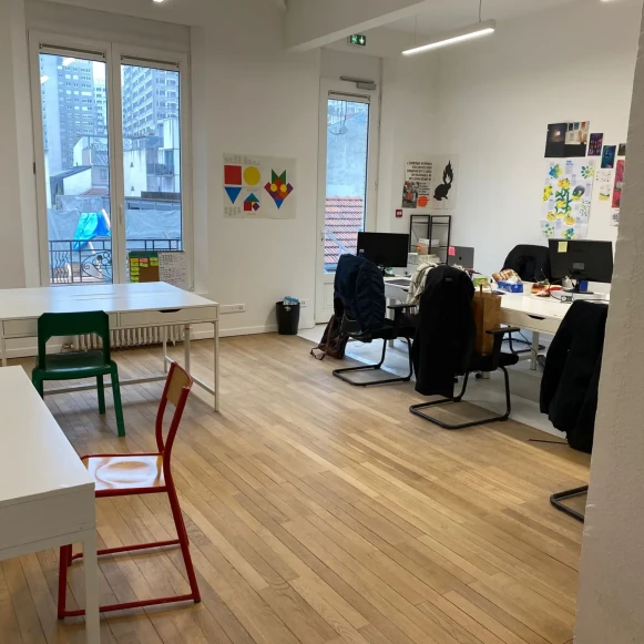 Open Space  5 postes Location bureau Rue du Soleil Paris 75020 - photo 3