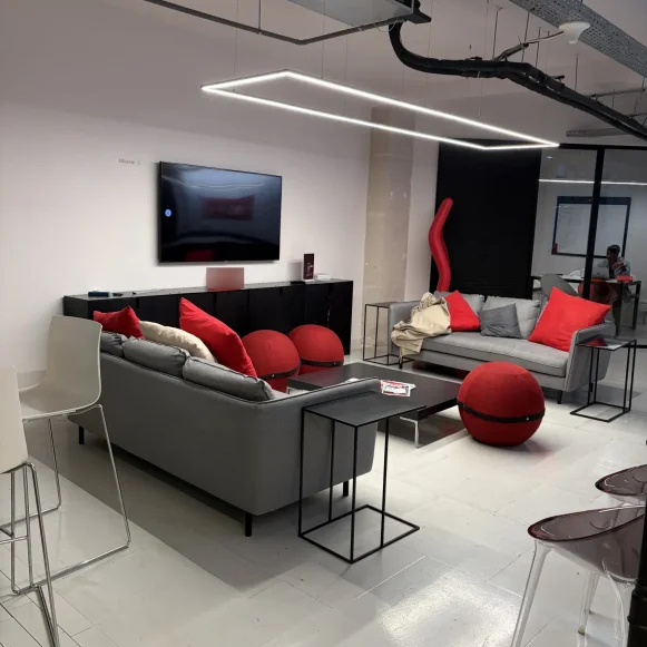Bureau privé 35 m² 8 postes Coworking Rue d'Uzès Paris 75002 - photo 5