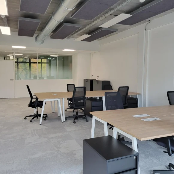 Bureau privé 75 m² 12 postes Coworking Chemin du Vieux Chêne Meylan 38240 - photo 1