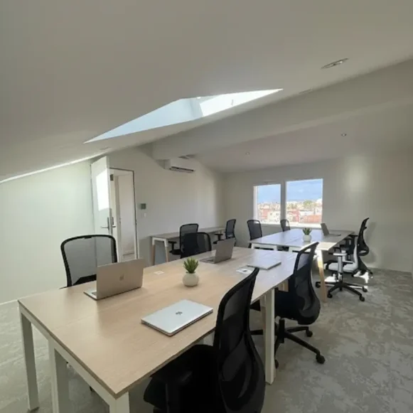 Bureau privé 19 m² 8 postes Location bureau Rue Turenne Bordeaux 33000 - photo 1