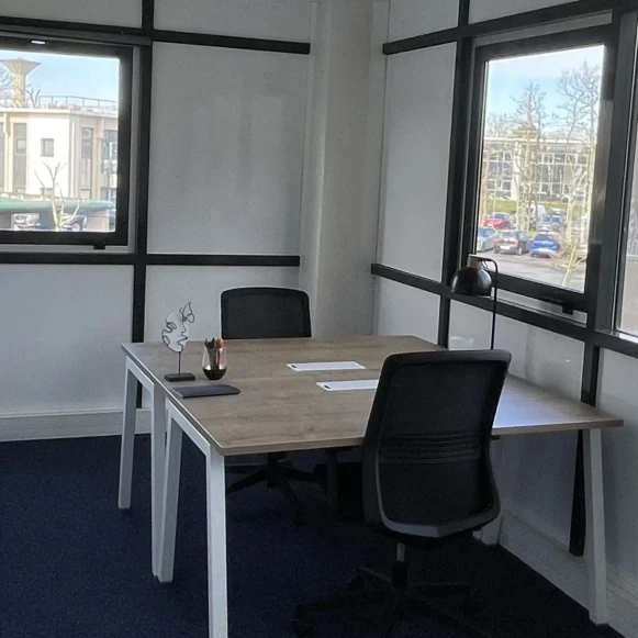 Bureau privé 12 m² 2 postes Location bureau Avenue des Amethystes Nantes 44300 - photo 1