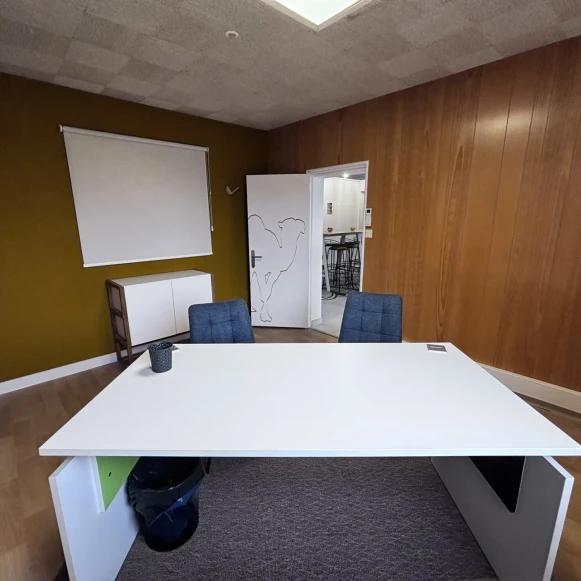 Bureau privé 9 m² 2 postes Location bureau Impasse Ampère La Roche-sur-Yon 85000 - photo 3