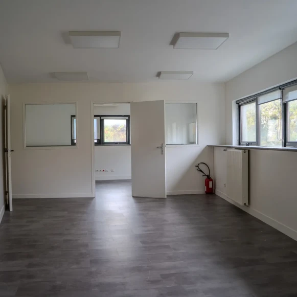 Bureau privé 60 m² 8 postes Location bureau Rue Regnault Paris 75013 - photo 2