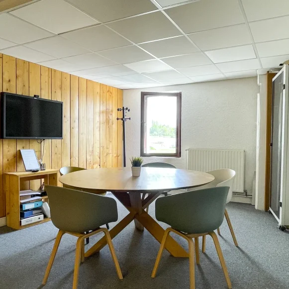 Bureau privé 21 m² 2 postes Location bureau  Feucherolles 78810 - photo 3