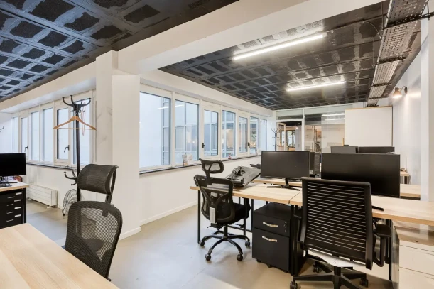 Bureau privé - 75011 - 15 postes - 6000€