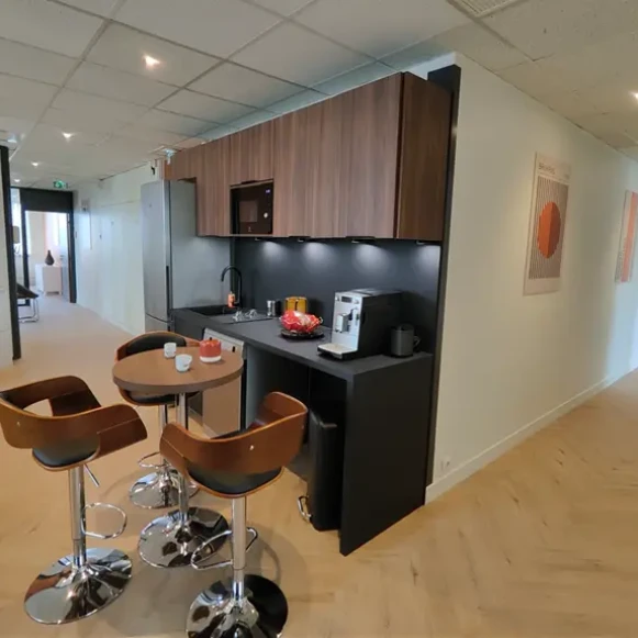Bureau privé 17 m² 3 postes Location bureau Avenue de Norvège Villebon-sur-Yvette 91140 - photo 2