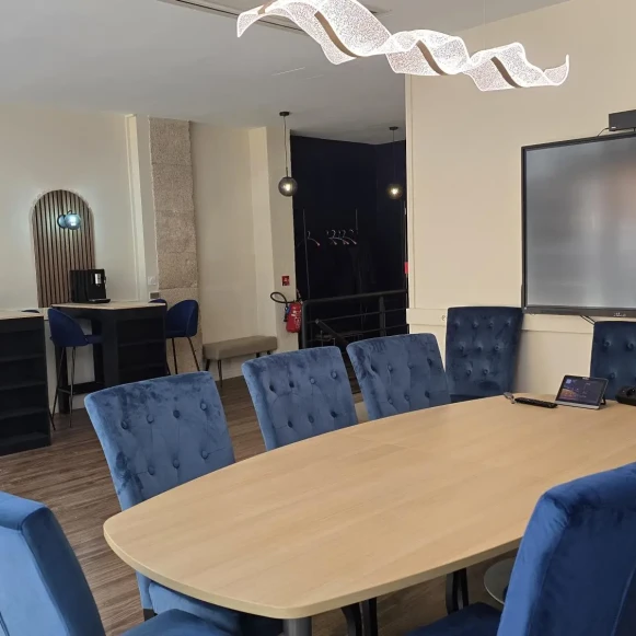 Bureau privé 35 m² 5 postes Coworking Rue Lagrange Paris 75005 - photo 1