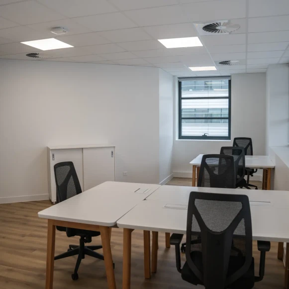 Bureau privé 8 m² 1 poste Coworking Rue de Luxembourg Lille 59800 - photo 1