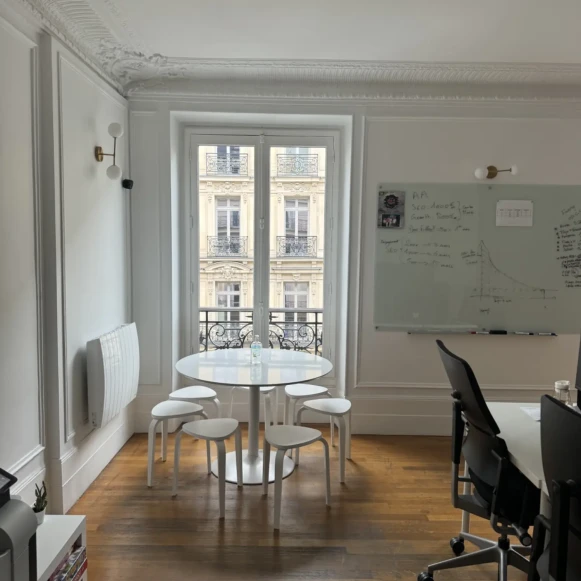 Bureau privé 35 m² 4 postes Location bureau Rue Laffitte Paris 75009 - photo 12