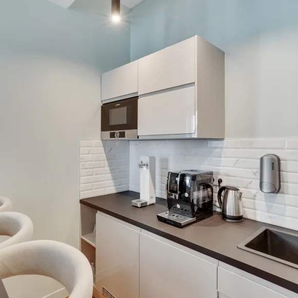 Espace indépendant 70 m² 10 postes Location bureau Avenue Franklin Delano Roosevelt Paris 75008 - photo 7