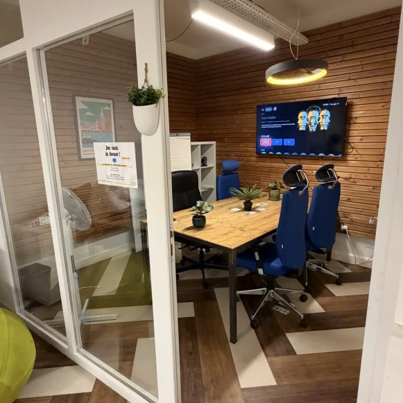 Bureau privé 9 m² 4 postes Coworking Rue Greneta Paris 75002 - photo 4