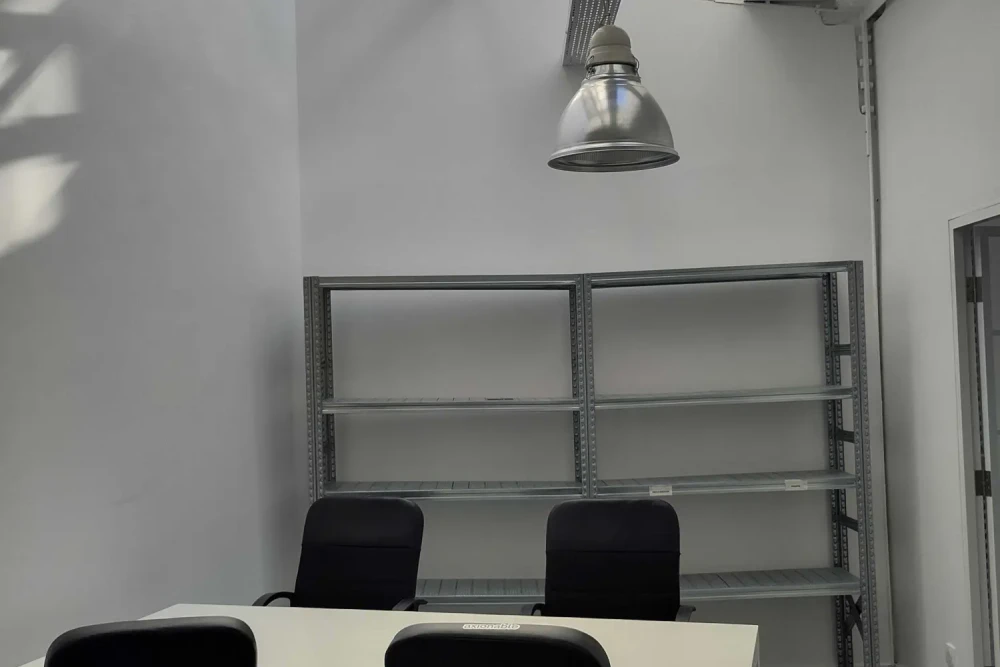Bureau privé - 75003 - 6 postes - 2000€