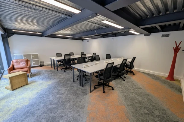 Bureau privé - 33000 - 12 postes - 3301€