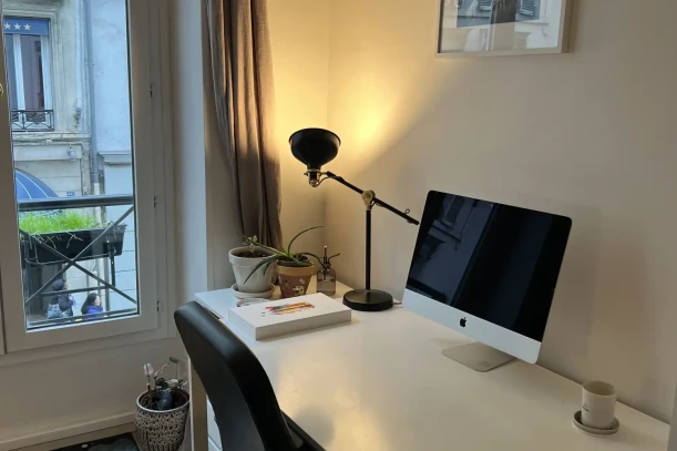 Open Space - 75008 - 1 poste - 400€