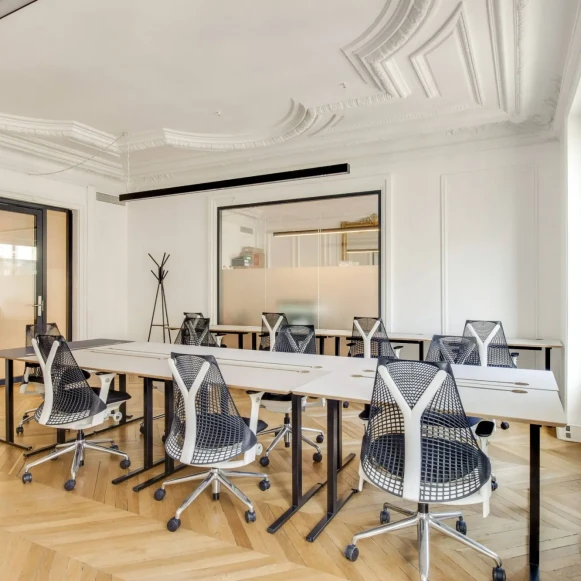 Bureau privé 24 m² 8 postes Coworking Rue de Stockholm Paris 75008 - photo 5