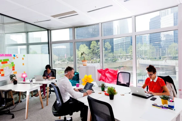 Bureau privé - 92931 - 6 postes - 3600€