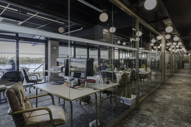 Bureau privé - 33300 - 11 postes - 3590€