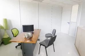 Open Space - 01630 - 8 postes - 370€