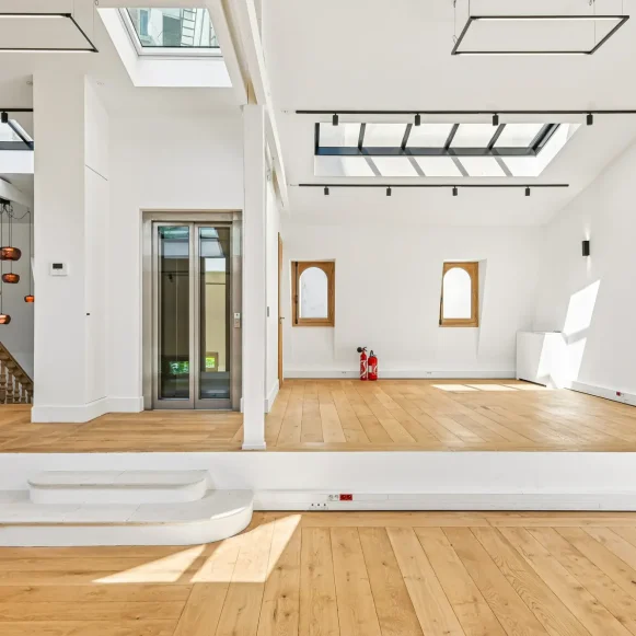 Espace indépendant 569 m² 74 postes Location bureau Boulevard Malesherbes Paris 75017 - photo 1