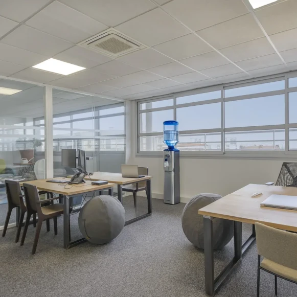 Bureau privé 18 m² 2 postes Location bureau Boulevard Edgar Quinet Colombes 92700 - photo 1