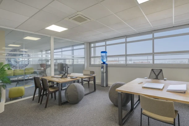 Bureau privé - 92700 - 2 postes - 600€