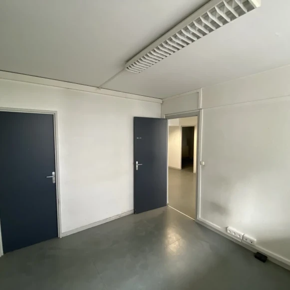 Espace indépendant 66 m² 11 postes Location bureau Rue de la Vanne Montrouge 92120 - photo 4