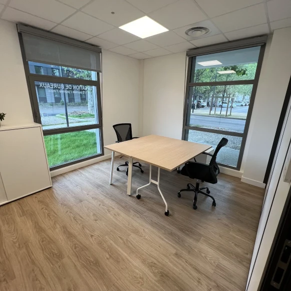 Bureau privé 13 m² 4 postes Location bureau Avenue Général Leclerc Vienne 38200 - photo 2