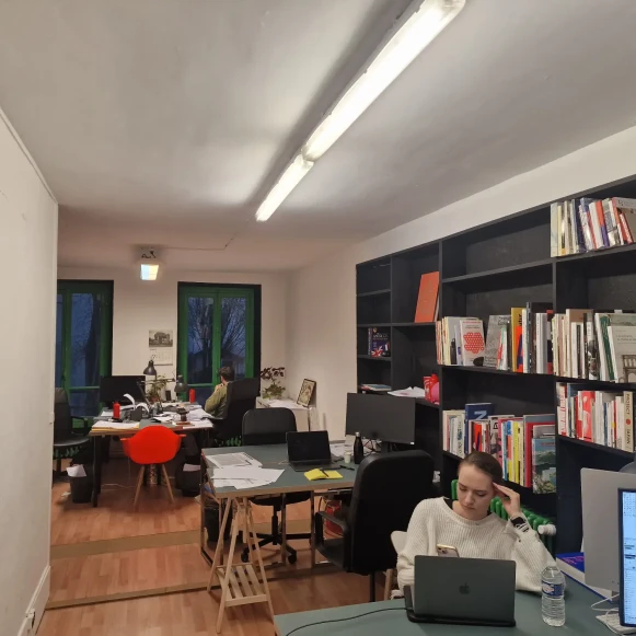 Bureau privé 32 m² 7 postes Location bureau Rue Juliette Dodu Paris 75010 - photo 2