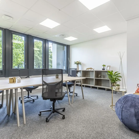 Bureau privé 25 m² 5 postes Coworking Rue du Château d'Orgemont Angers 49000 - photo 5