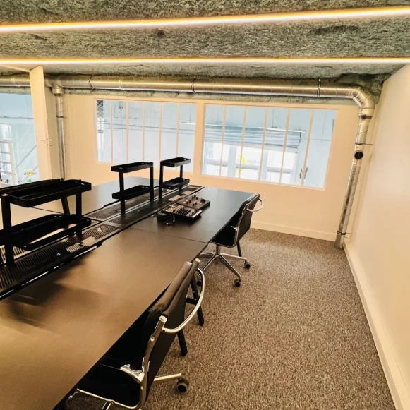 Espace indépendant 205 m² 30 postes Location bureau Rue Nicolas Appert Paris 75011 - photo 6