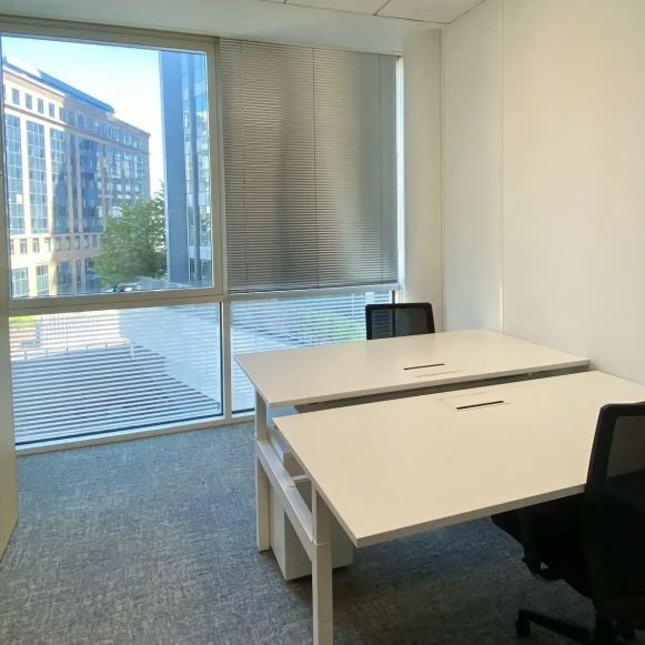 Bureau privé 11 m² 2 postes Location bureau Cours du Triangle Puteaux 92800 - photo 1