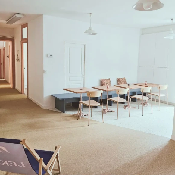 Bureau privé 12 m² 3 postes Location bureau Rue de Strasbourg Nantes 44000 - photo 3