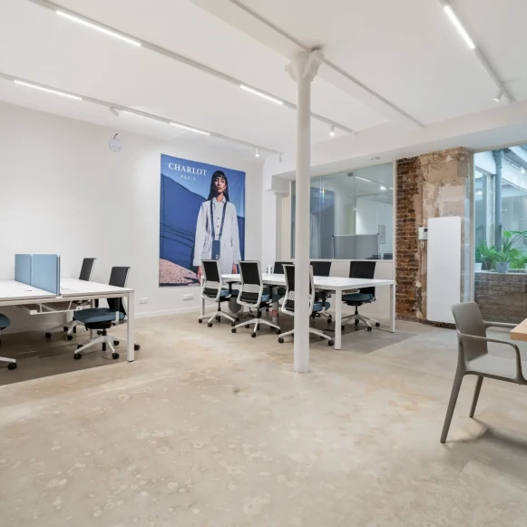 Bureau privé 84 m² 12 postes Location bureau Rue Saint-Antoine Paris 75004 - photo 3