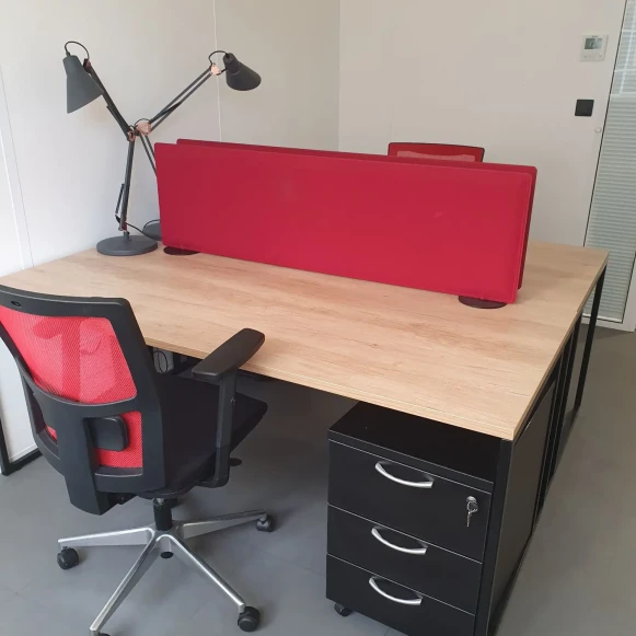 Bureau privé 15 m² 2 postes Coworking Avenue de Canteranne Pessac 33600 - photo 3