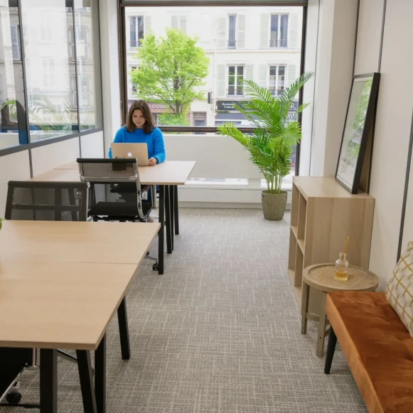 Bureau privé 32 m² 10 postes Location bureau Rue Royale Saint-Cloud 92210 - photo 5