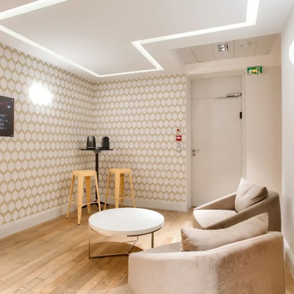 Bureau privé 15 m² 1 poste Coworking Rue de Forbin Marseille 13002 - photo 4