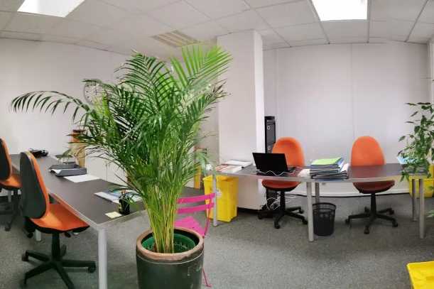 Open Space - 93400 - 4 postes - 220€