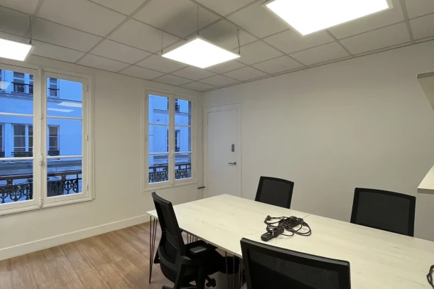 Bureau privé - 75009 - 4 postes - 2200€