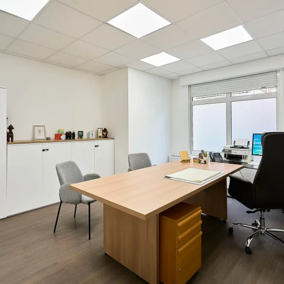 Bureau privé 15 m² 5 postes Coworking Rue de Fontenoy Lille 59000 - photo 6