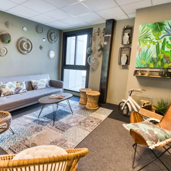 Bureau privé 18 m² 3 postes Coworking Place Ernest Granier Montpellier 34000 - photo 4