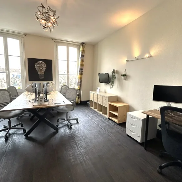 Open Space  4 postes Location bureau Avenue Port Mahon Charente-Maritime 17400 - photo 2